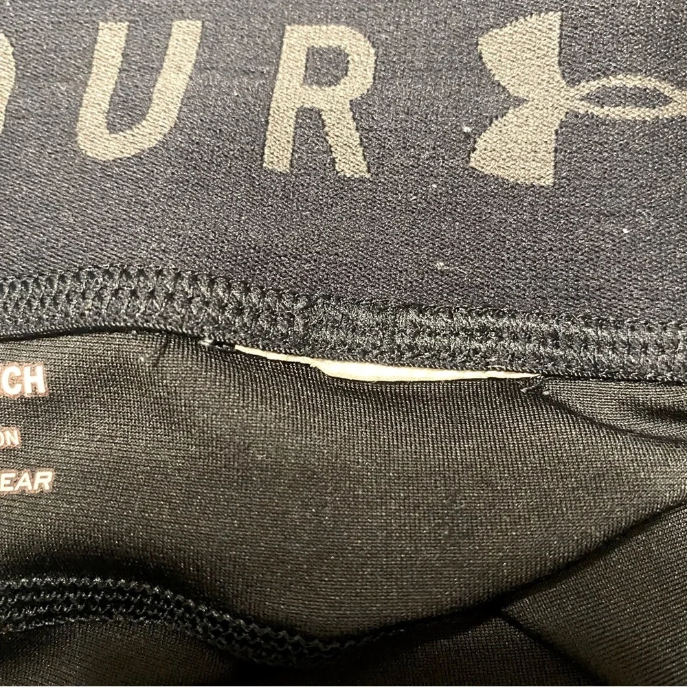 Under Armour XS Heatgear Compression Leggings, No Pockets - Picture 4 of 5